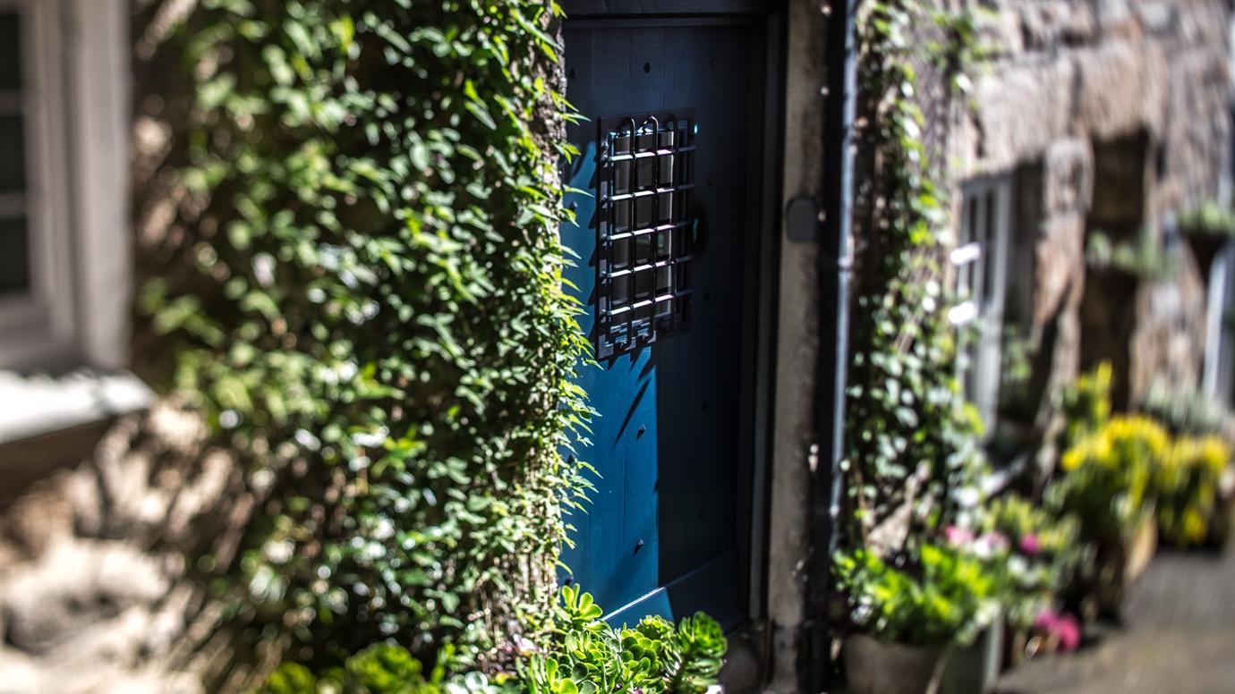 Краска Farrow & Ball цвет Hague Blue 30 Modern Emulsion 2,5 л фото в интерьере Краска Farrow & Ball цвет Hague Blue 30 Modern Emulsion 2,5 л фото в интерьере