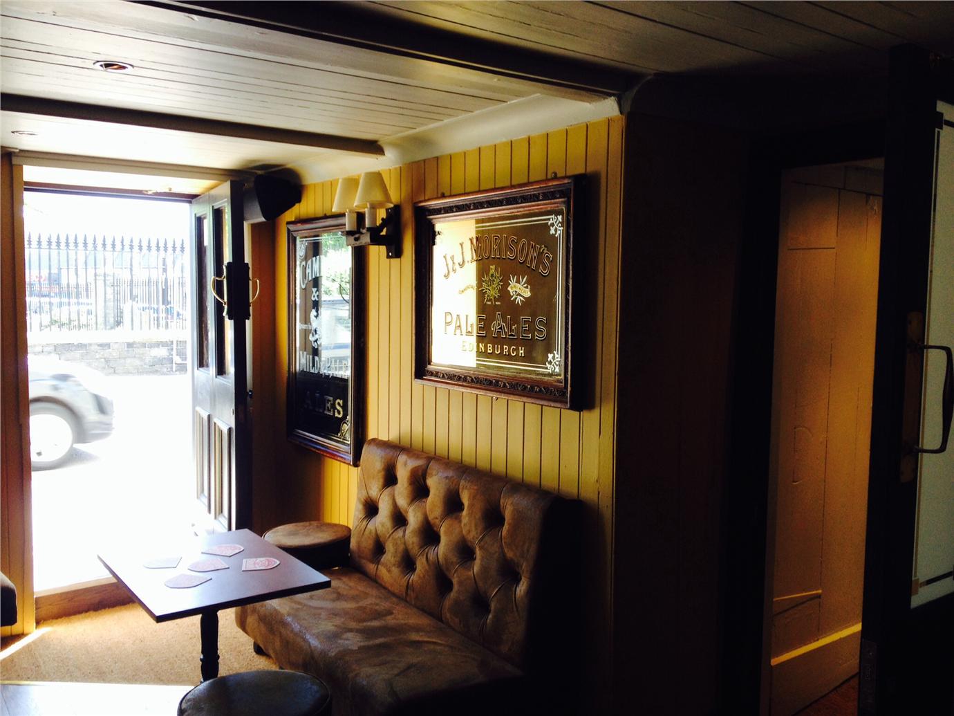 Краска Farrow & Ball цвет India Yellow 66 Estate Emulsion 0,1 л фото в интерьере