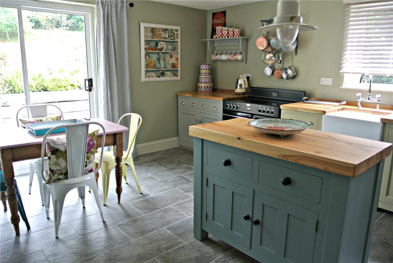 Краска Farrow & Ball цвет Oval Room Blue 85 Dead Flat 0,75 л фото в интерьере Краска Farrow & Ball цвет Oval Room Blue 85 Dead Flat 0,75 л фото в интерьере