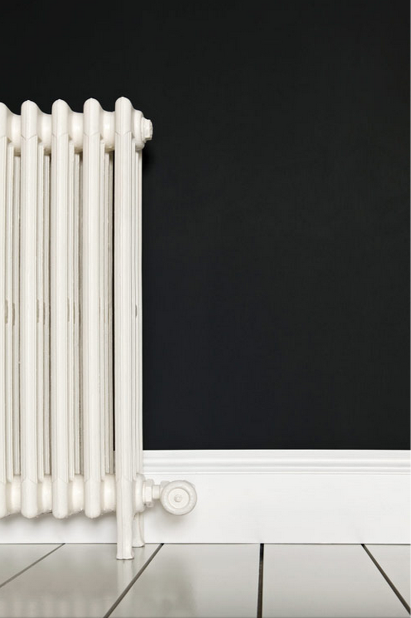 Краска Farrow & Ball цвет Pitch Black 256 Estate Emulsion 0,1 л фото в интерьере Краска Farrow & Ball цвет Pitch Black 256 Estate Emulsion 0,1 л фото в интерьере