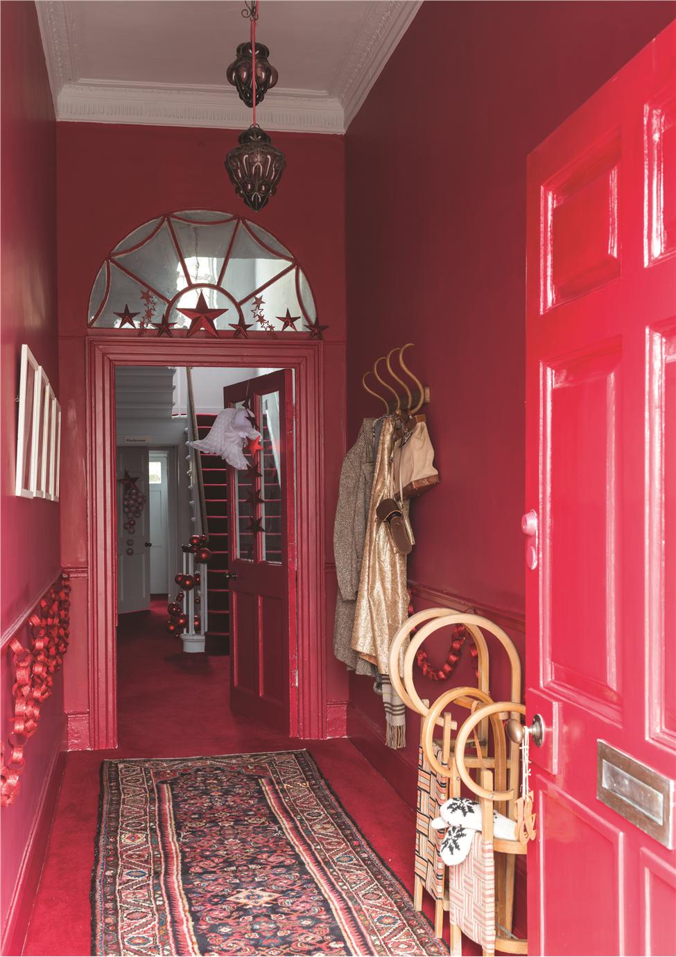 Краска Farrow & Ball цвет Rectory Red 217 Estate Emulsion 0,1 л фото в интерьере Краска Farrow & Ball цвет Rectory Red 217 Estate Emulsion 0,1 л фото в интерьере