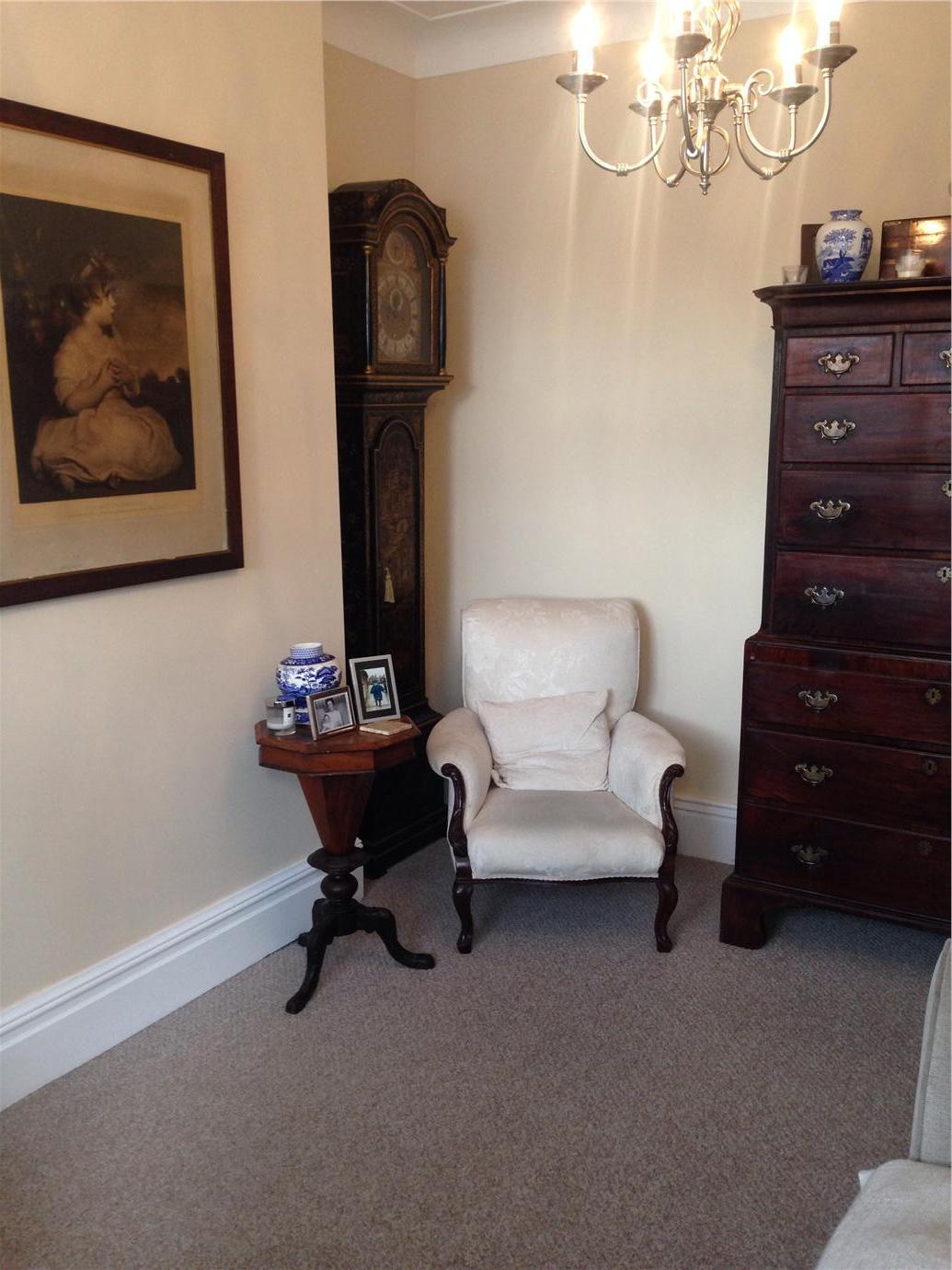 Краска Farrow & Ball цвет Ringwold Ground 208 Estate Emulsion 0,1 л фото в интерьере