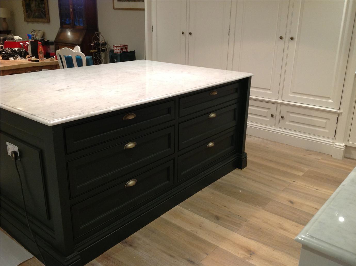 Краска Farrow & Ball цвет Studio Green 93 Exterior Eggshell 0,75 л фото в интерьере Краска Farrow & Ball цвет Studio Green 93 Exterior Eggshell 0,75 л фото в интерьере