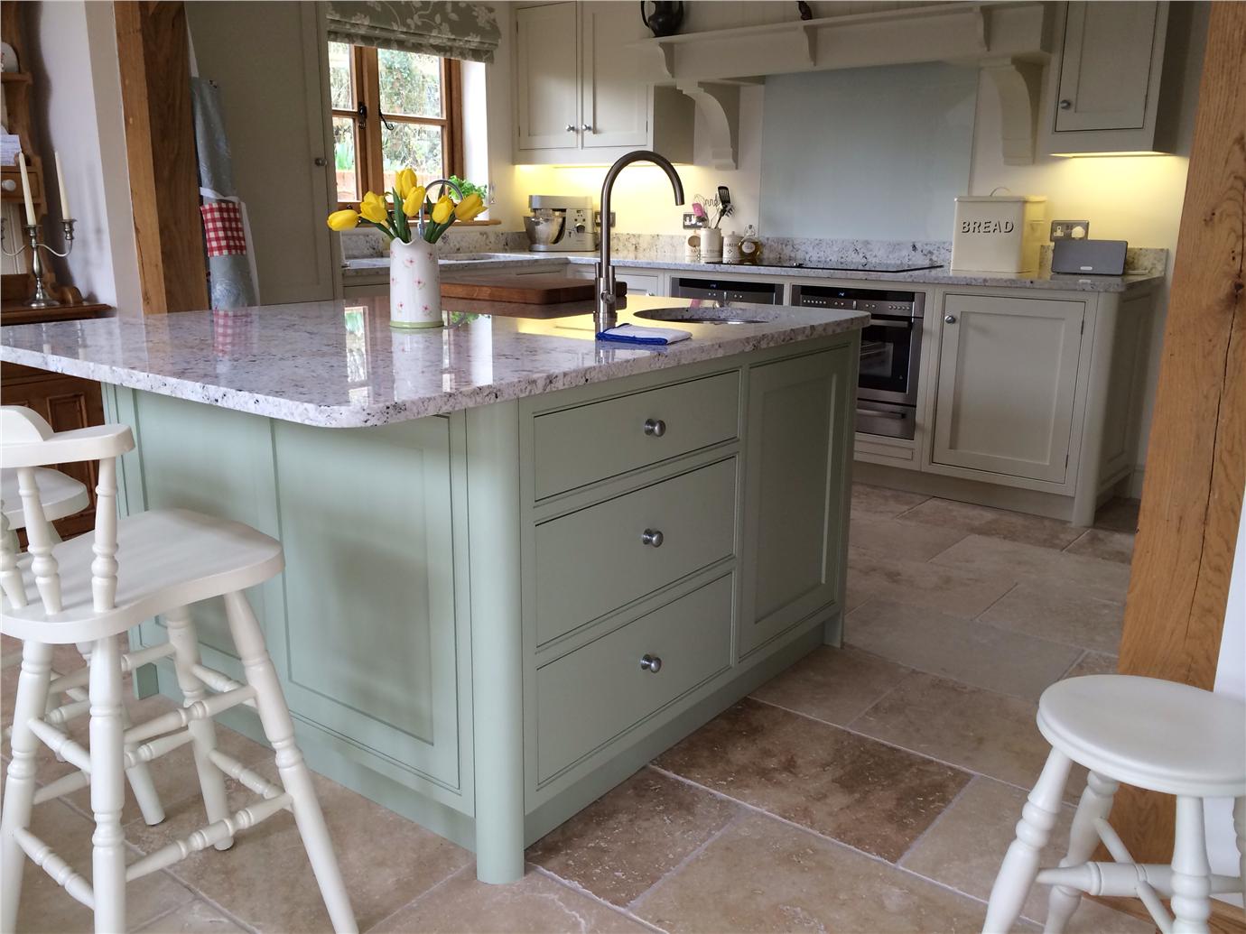 Краска Farrow & Ball цвет Vert De Terre 234 Estate Emulsion 0,1 л фото в интерьере Краска Farrow & Ball цвет Vert De Terre 234 Estate Emulsion 0,1 л фото в интерьере