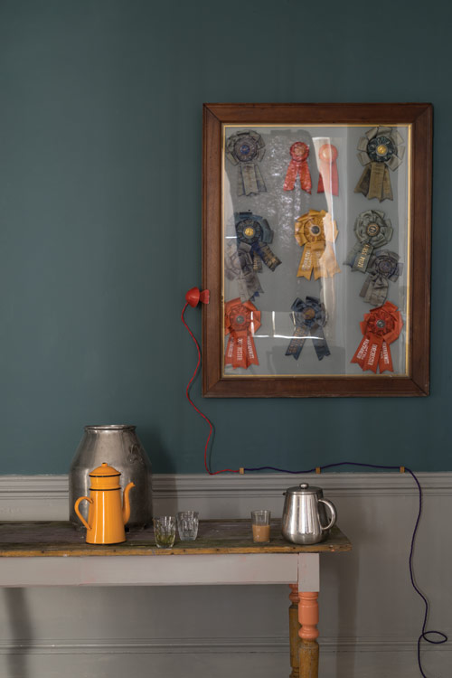 Краска Farrow & Ball цвет Inchyra Blue 289 Modern Emulsion 5 л фото в интерьере Краска Farrow & Ball цвет Inchyra Blue 289 Modern Emulsion 5 л фото в интерьере