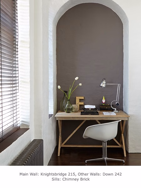 Краска Little Greene цвет Chimney Brick 247 Absolute Matt 0,06 л фото в интерьере