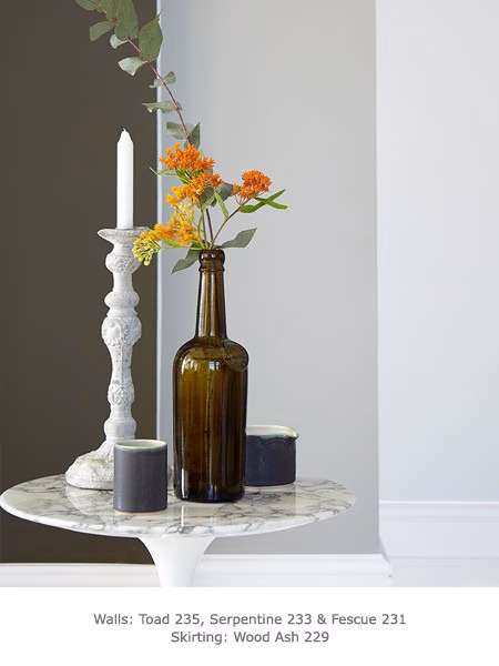 Краска Little Greene цвет Wood Ash 229 Absolute Matt 0,25 л фото в интерьере