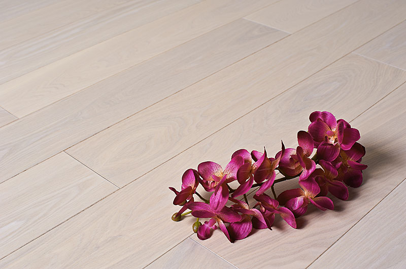 Паркетная доска Amber Wood Классика Ясень белая ночь