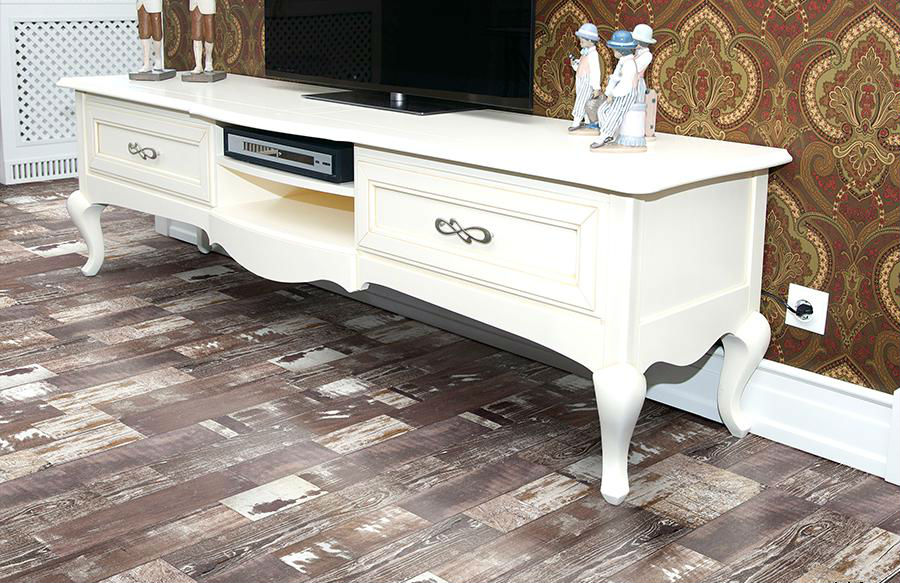 Пробковый пол клеевой Corkstyle Loft Wild 1235×305×6 фото в интерьере