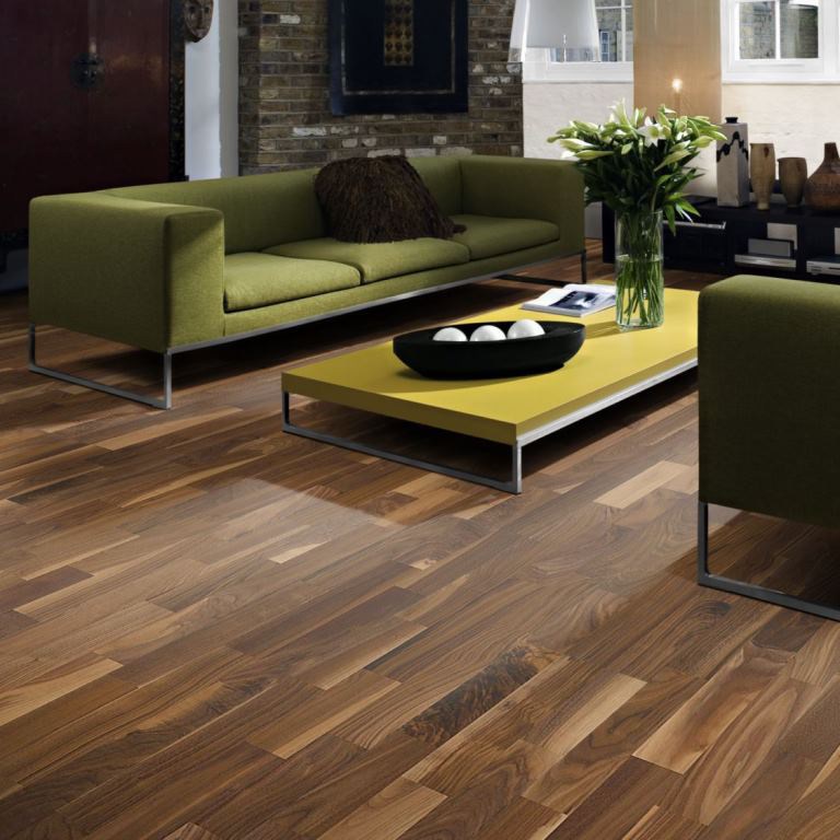 Паркетная доска Kahrs Американская Орех Хартфорд Hartford 153N29VA50KW240 Variation 2423×200×15 фото в интерьере