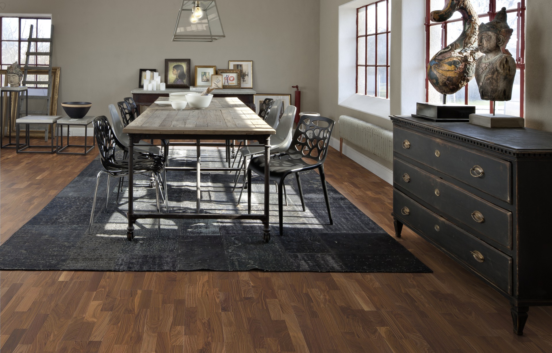 Паркетная доска Kahrs Американская Орех Монреаль Montreal 153N15VA50KW240 Calm 2423×200×15 фото в интерьере