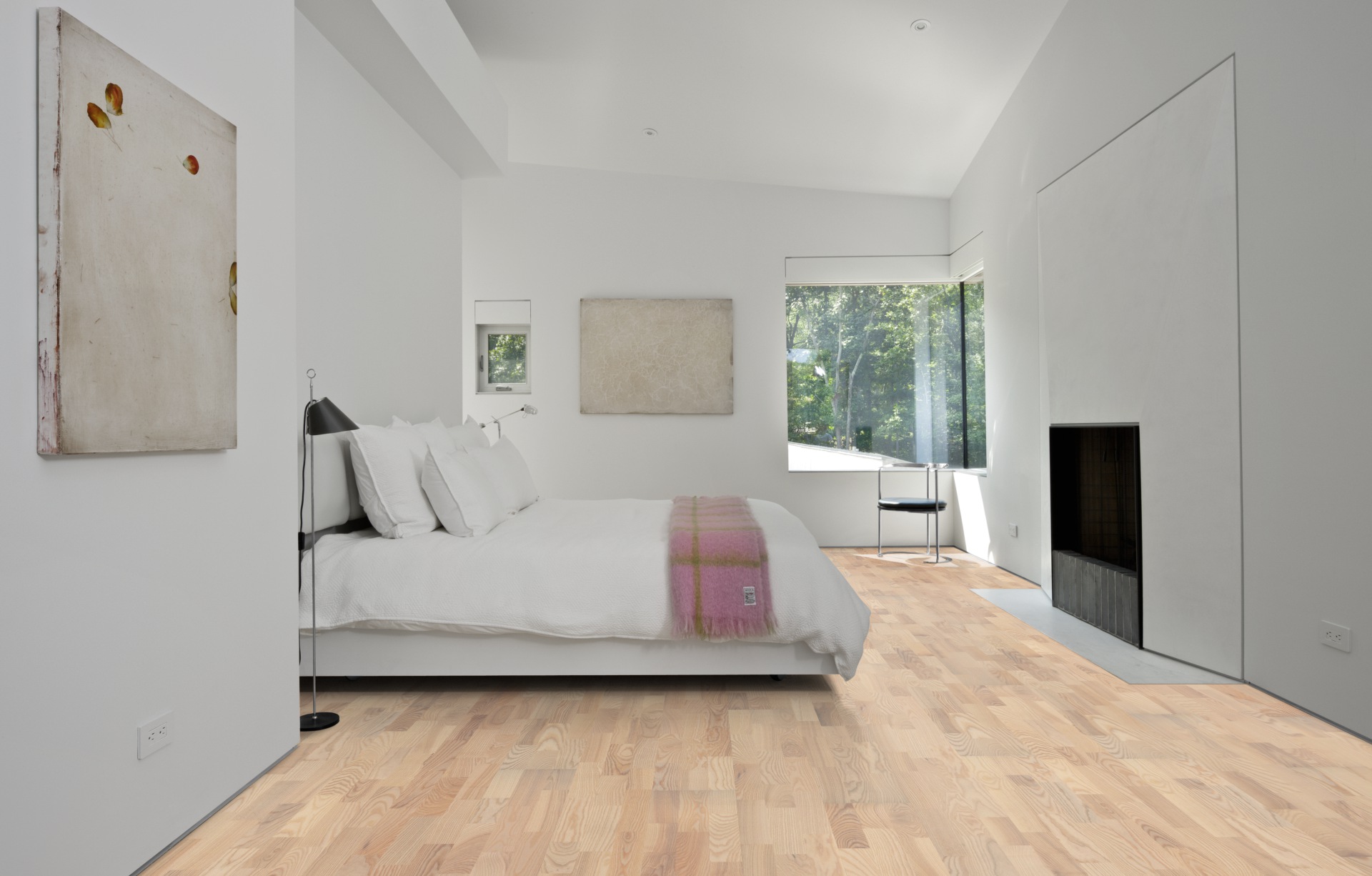 Паркетная доска Kahrs Трес Ясень Сериале Ceriale 133NACAK1VKW240 Variation 2423×200×13 фото в интерьере