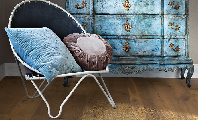 Паркетная доска Kahrs Авторская Дуб Фредрик Fredrik 151N7BEKFCKW240 Dynamic 2420×187×15 фото в интерьере Паркетная доска Kahrs Авторская Дуб Фредрик Fredrik 151N7BEKFCKW240 Dynamic 2420×187×15 фото в интерьере