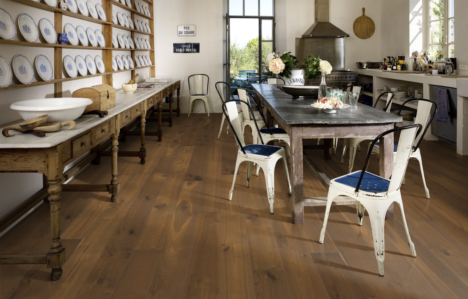 Паркетная доска Kahrs Авторская Дуб Фредрик Fredrik 151N7BEKFCKW240 Dynamic 2420×187×15 фото в интерьере Паркетная доска Kahrs Авторская Дуб Фредрик Fredrik 151N7BEKFCKW240 Dynamic 2420×187×15 фото в интерьере