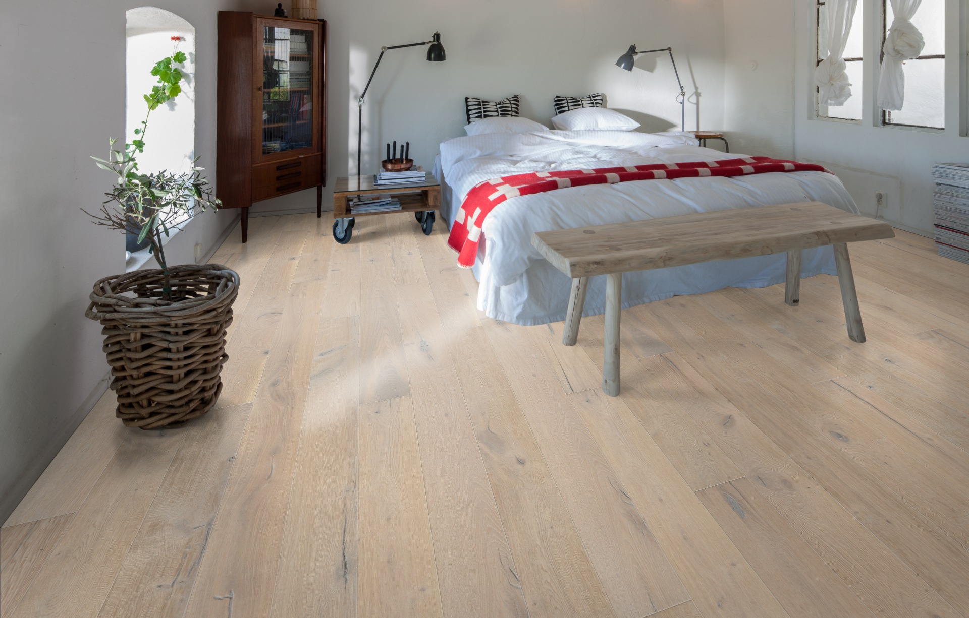 Паркетная доска Kahrs Дуб Олоф Olof 2420×187×15 фото в интерьере Паркетная доска Kahrs Дуб Олоф Olof 2420×187×15 фото в интерьере