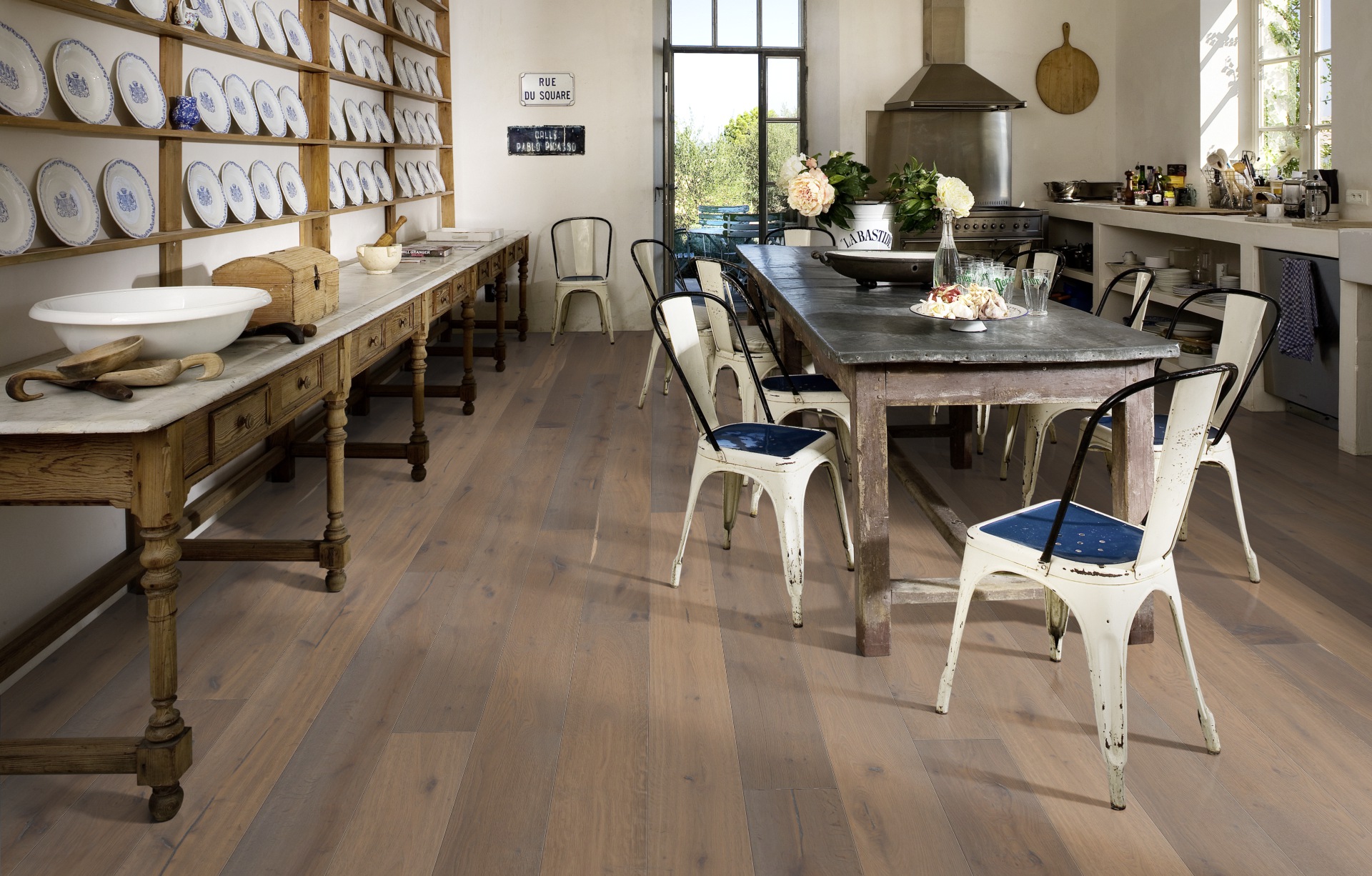 Паркетная доска Kahrs Авторская Дуб Стуре Sture 151N7BEKFMKW240 Dynamic 2420×187×15 фото в интерьере Паркетная доска Kahrs Авторская Дуб Стуре Sture 151N7BEKFMKW240 Dynamic 2420×187×15 фото в интерьере