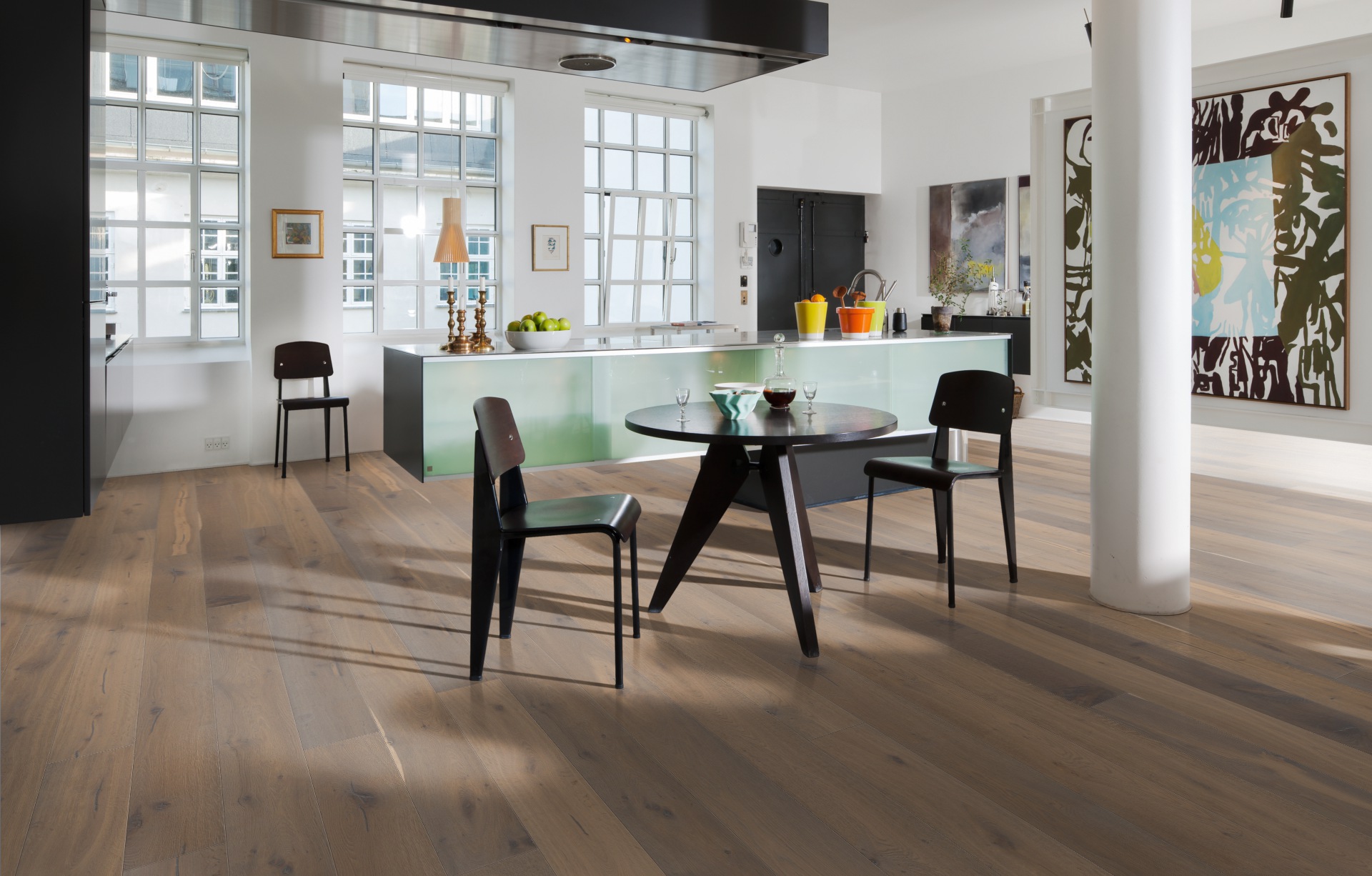 Паркетная доска Kahrs Авторская Дуб Стуре Sture 151N7BEKFMKW240 Dynamic 2420×187×15 фото в интерьере Паркетная доска Kahrs Авторская Дуб Стуре Sture 151N7BEKFMKW240 Dynamic 2420×187×15 фото в интерьере