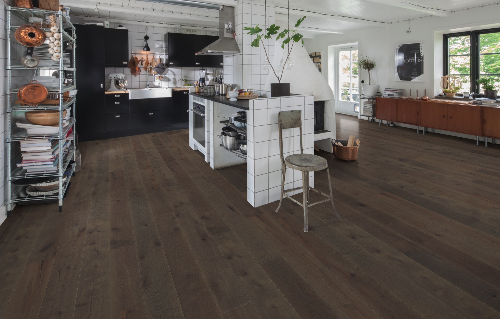 Паркетная доска Kahrs Авторская Дуб Ульф Ulf 151N7BEKFBKW240 Dynamic 2420×187×15 фото в интерьере Паркетная доска Kahrs Авторская Дуб Ульф Ulf 151N7BEKFBKW240 Dynamic 2420×187×15 фото в интерьере