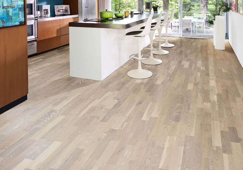 Паркетная доска Kahrs Гармония Дуб Известняк Limestone 153N0BEK0WKW240 Lively 2423×200×15 фото в интерьере