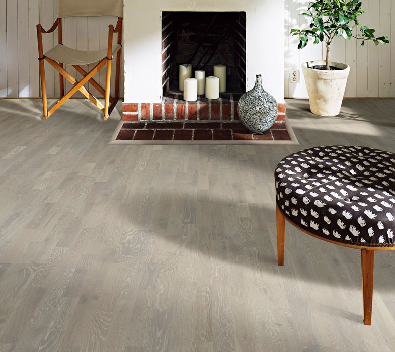 Паркетная доска Kahrs Гармония Дуб Известняк Limestone 153N0BEK0WKW240 Lively 2423×200×15 фото в интерьере