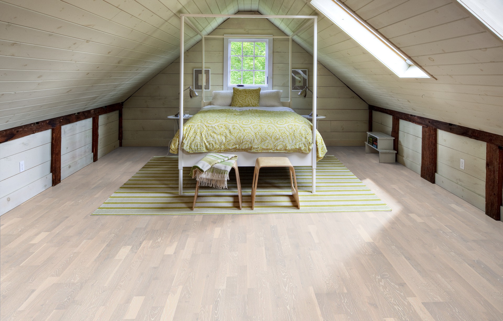 Паркетная доска Kahrs Гармония Дуб Известняк Limestone 153N0BEK0WKW240 Lively 2423×200×15 фото в интерьере