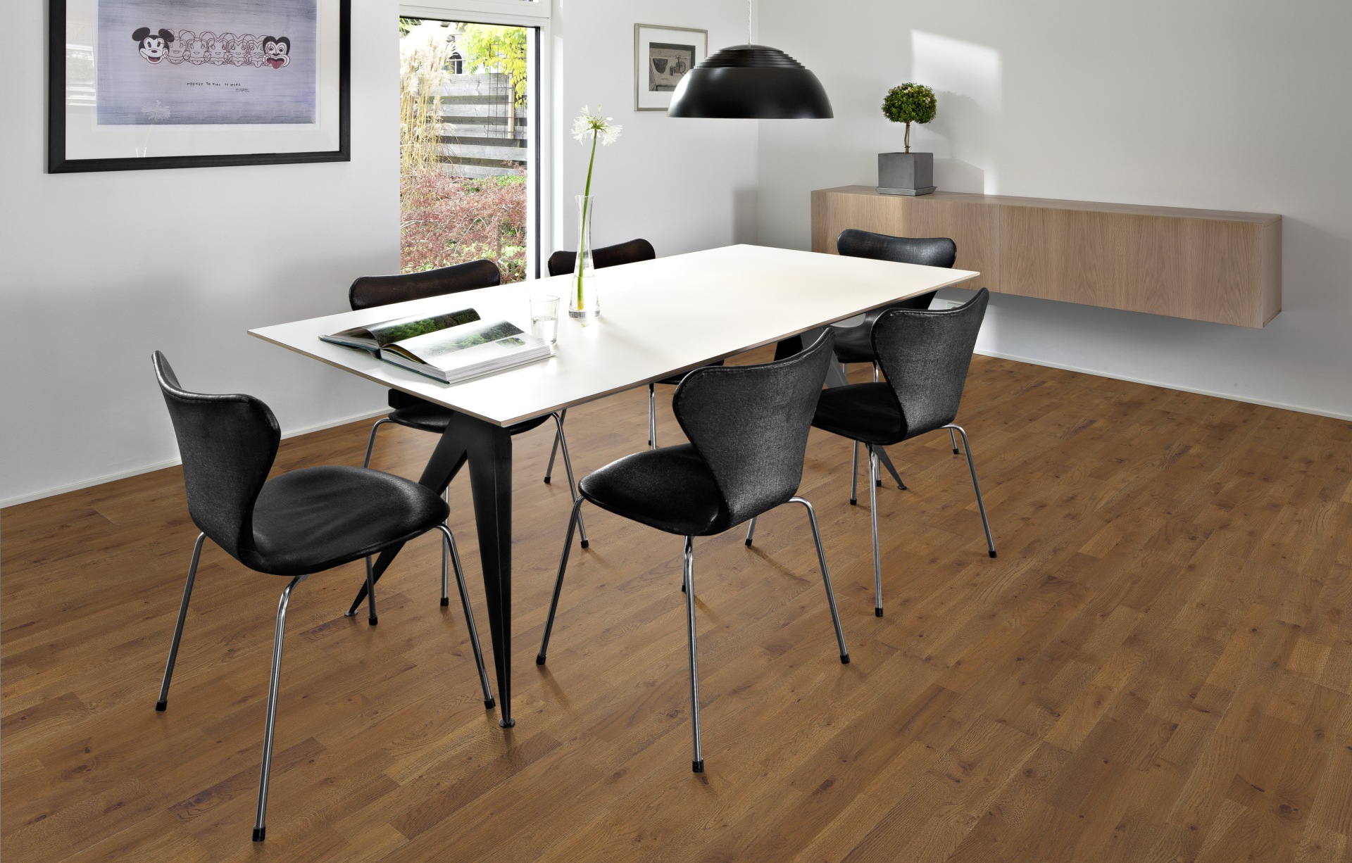 Паркетная доска Kahrs Геталанд Дуб Буда Boda 153N66EK01KW240 Dynamic 2419×196×15 фото в интерьере Паркетная доска Kahrs Геталанд Дуб Буда Boda 153N66EK01KW240 Dynamic 2419×196×15 фото в интерьере