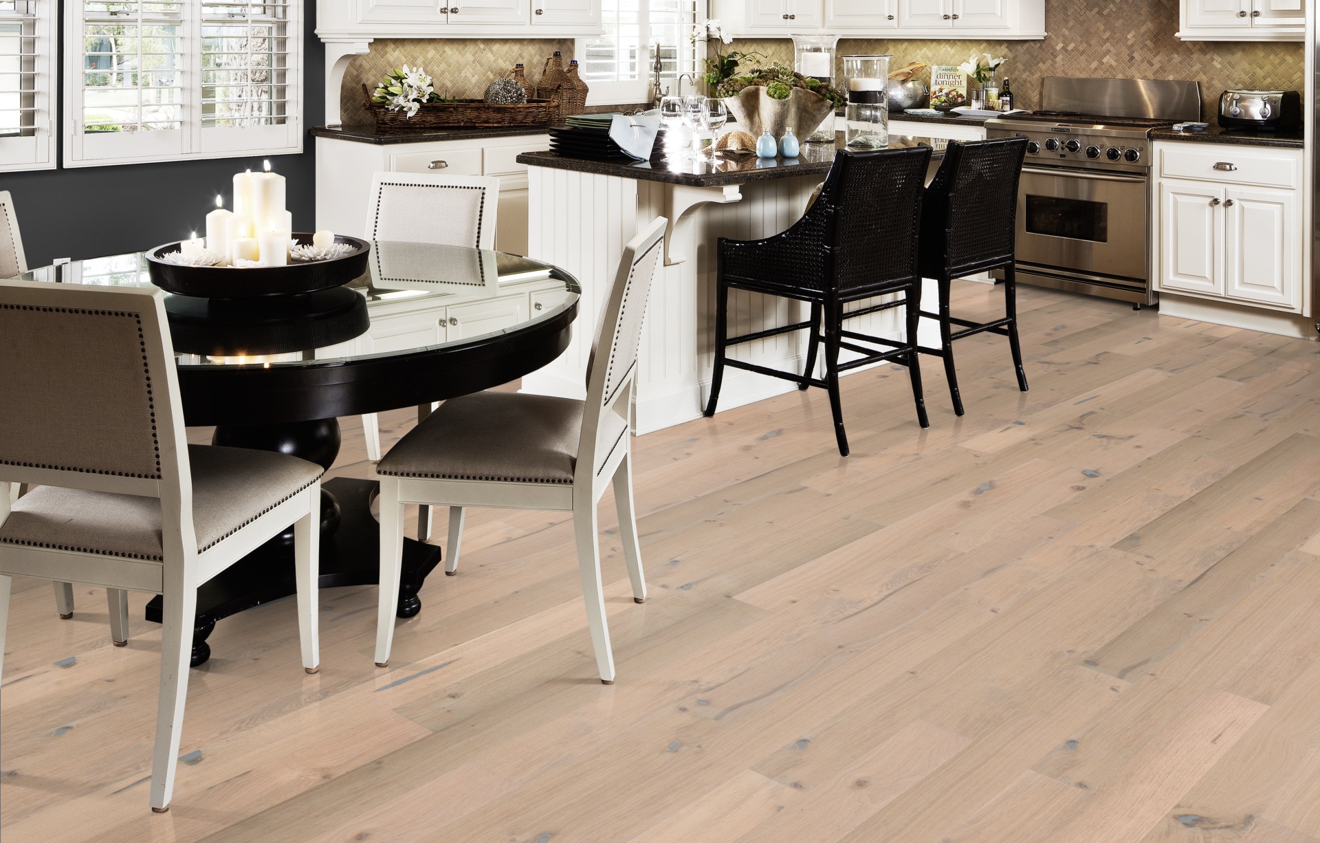 Паркетная доска Kahrs Хабитэт Дуб Колониальный Colony 1810×150×7 фото в интерьере Паркетная доска Kahrs Хабитэт Дуб Колониальный Colony 1810×150×7 фото в интерьере