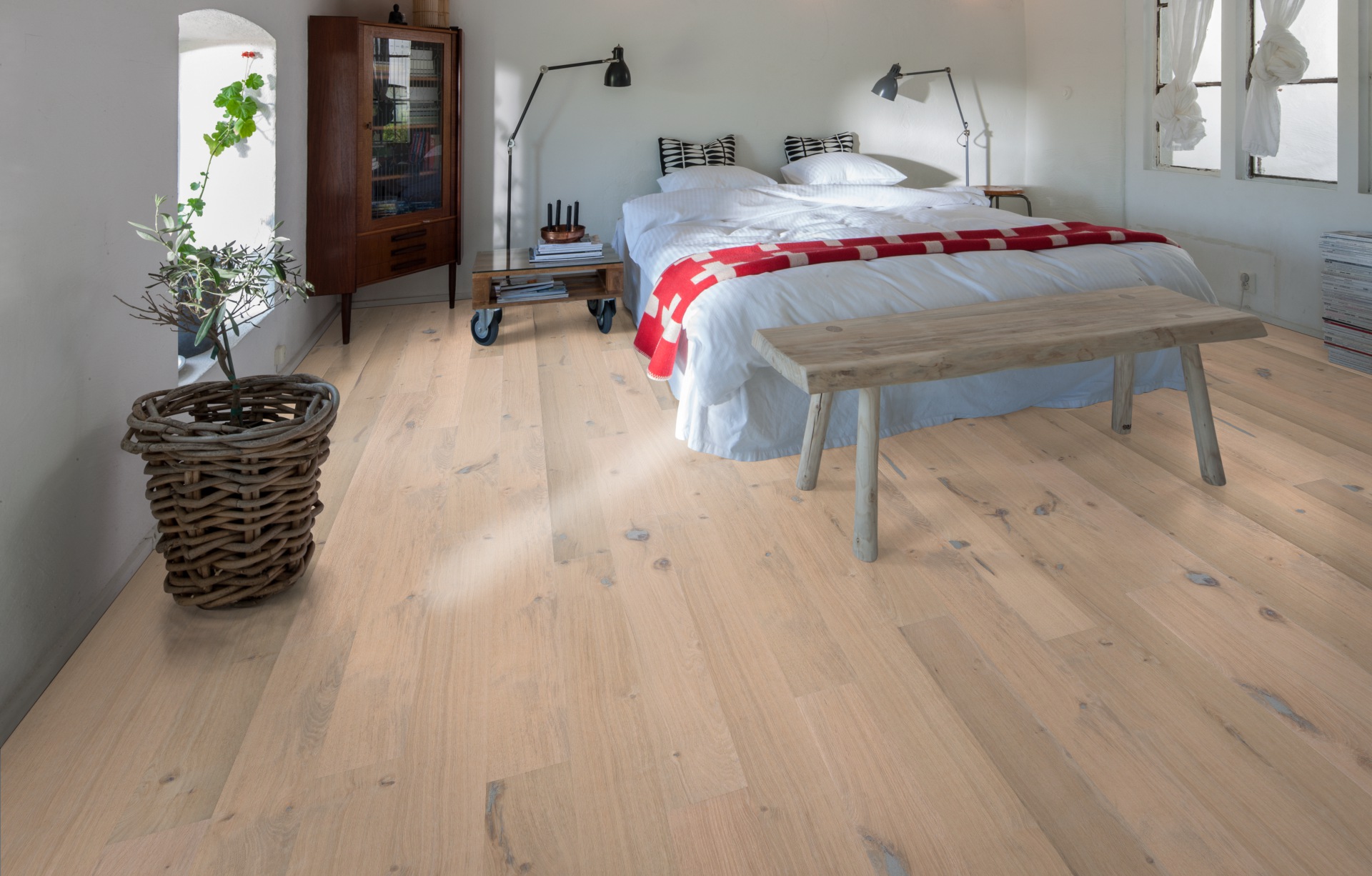 Паркетная доска Kahrs Хабитэт Дуб Колониальный Colony 1810×150×7 фото в интерьере Паркетная доска Kahrs Хабитэт Дуб Колониальный Colony 1810×150×7 фото в интерьере