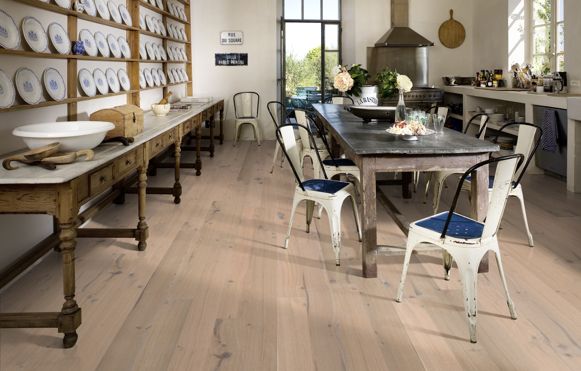 Паркетная доска Kahrs Хабитэт Дуб Колониальный Colony 1810×150×7 фото в интерьере Паркетная доска Kahrs Хабитэт Дуб Колониальный Colony 1810×150×7 фото в интерьере