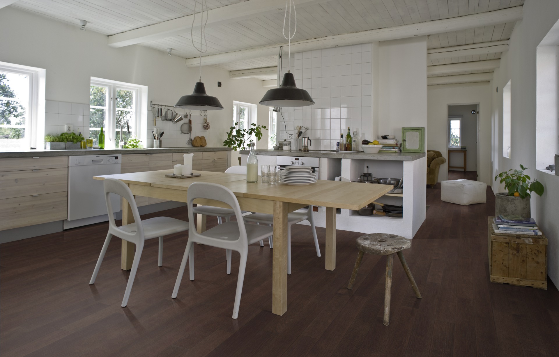 Паркетная доска Kahrs Ливинг Дуб Кофе Coffee 1225×118×7 фото в интерьере Паркетная доска Kahrs Ливинг Дуб Кофе Coffee 1225×118×7 фото в интерьере