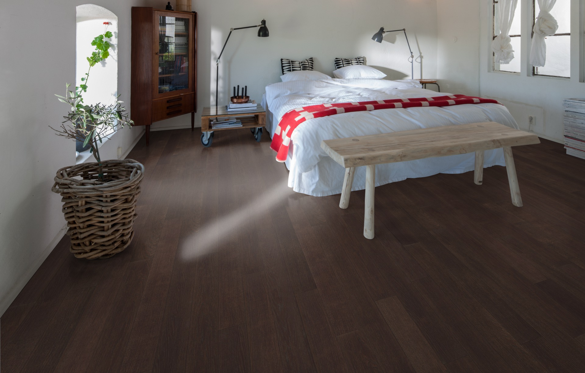 Паркетная доска Kahrs Ливинг Дуб Кофе Coffee 1225×118×7 фото в интерьере Паркетная доска Kahrs Ливинг Дуб Кофе Coffee 1225×118×7 фото в интерьере