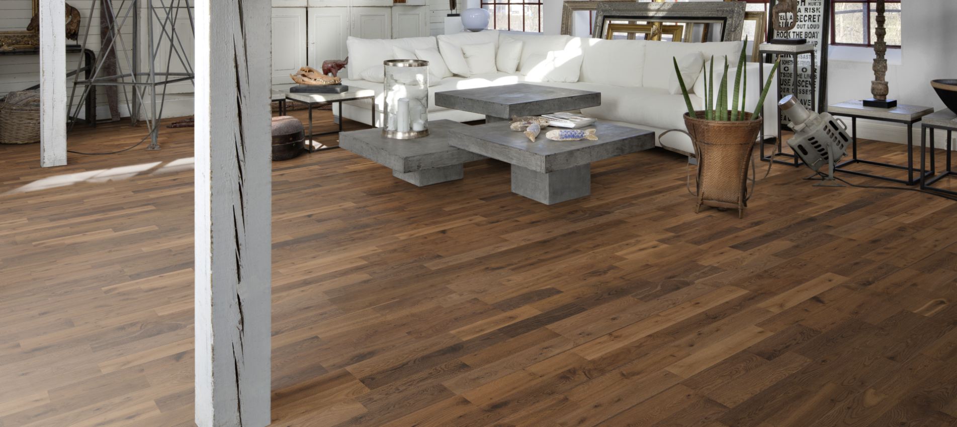 Паркетная доска Kahrs Люмен Дуб Пламя Glow 152N6BEKF4KW240 Lively 2423×200×15 фото в интерьере