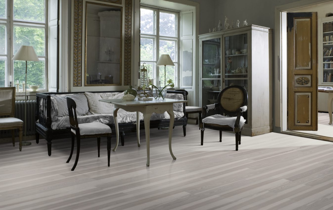 Паркетная доска Kahrs Люкс Ясень Стрим Stream 151N8AAKH4KW240 Lively 2420×187×15 фото в интерьере