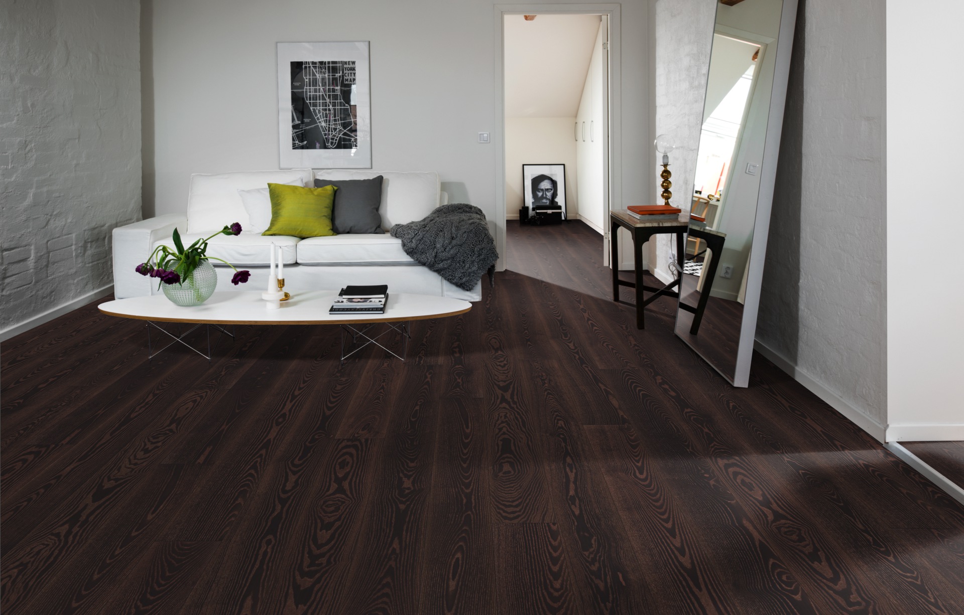 Паркетная доска Kahrs Ясень Черная медь Black Copper 2100×187×15 фото в интерьере
