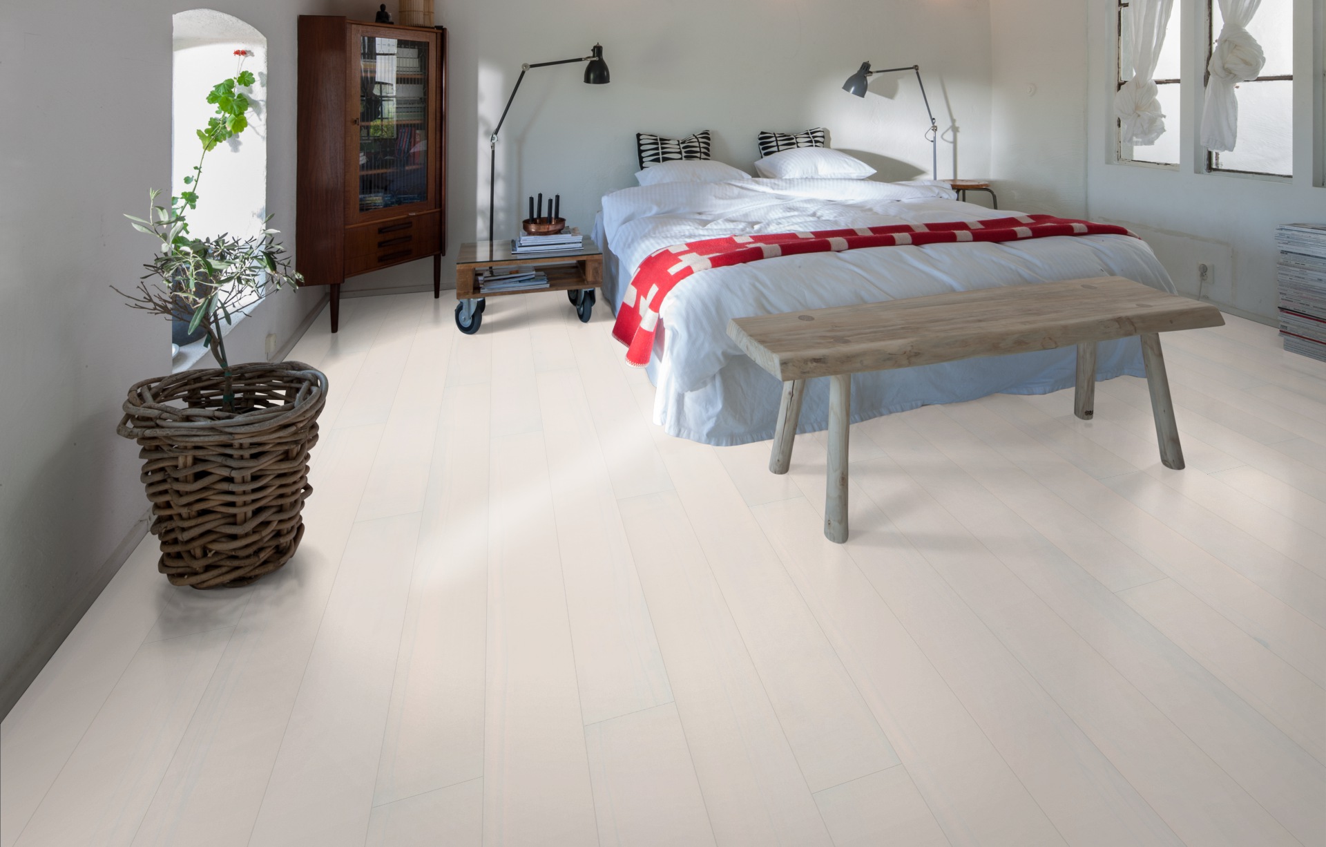 Белая глянцевая паркетная доска Kahrs Бук Белое Сияние Opaque 2100×187×15 фото в интерьере Белая глянцевая паркетная доска Kahrs Бук Белое Сияние Opaque 2100×187×15 фото в интерьере