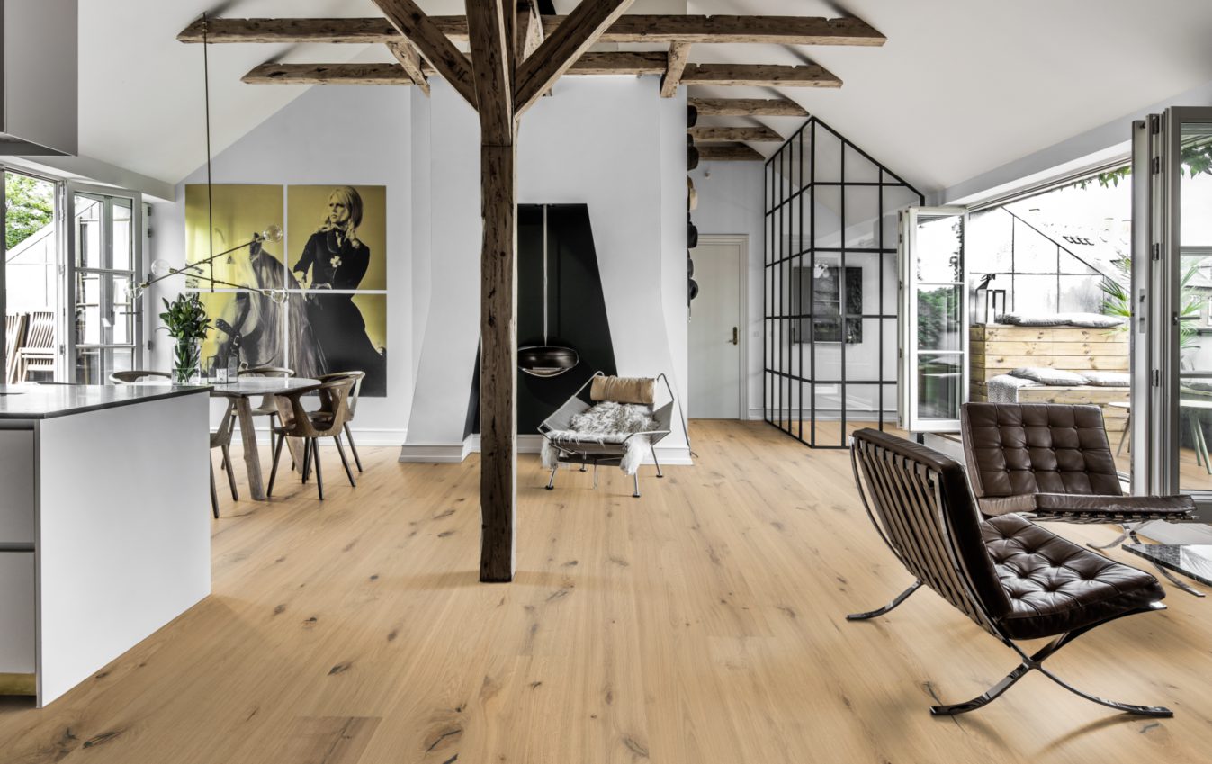 Паркетная доска Kahrs Смоланд Дуб Клинта Klinta 151NCSEK07KW240 Dynamic 2420×187×15 фото в интерьере