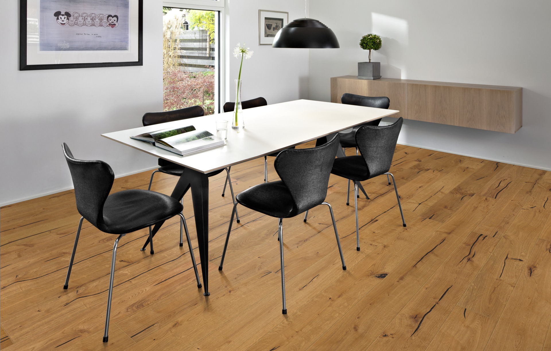 Паркетная доска Kahrs Смоланд Дуб Финнведен Finnveden 151NDSEK03KW240 Expressive 2420×187×15 фото в интерьере