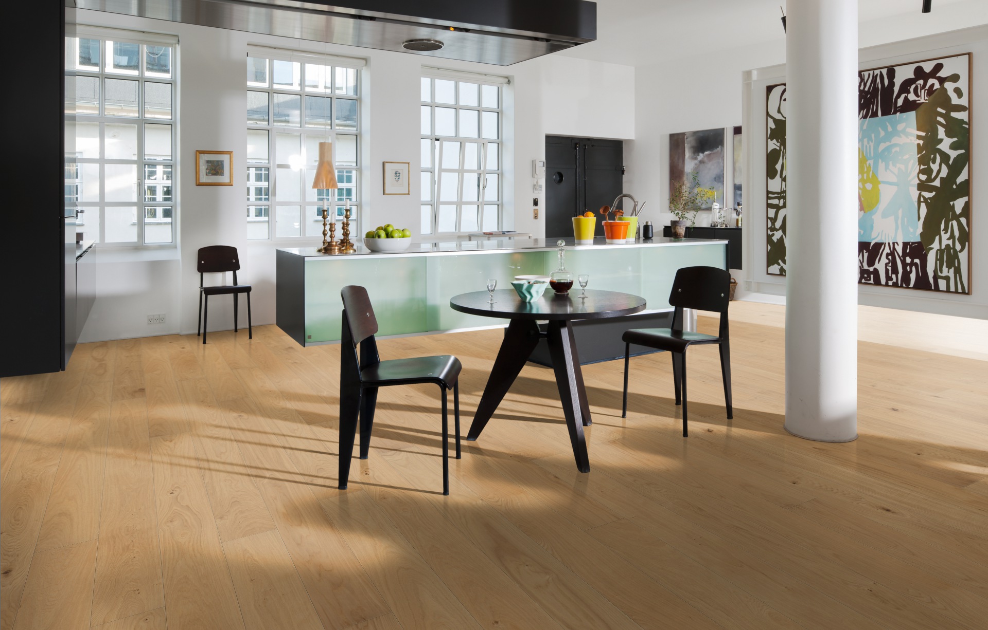 Паркетная доска Kahrs Европейская Дуб Корнвол Kornwall 151L8AEK09KW220 Lively 2266×187×15 фото в интерьере