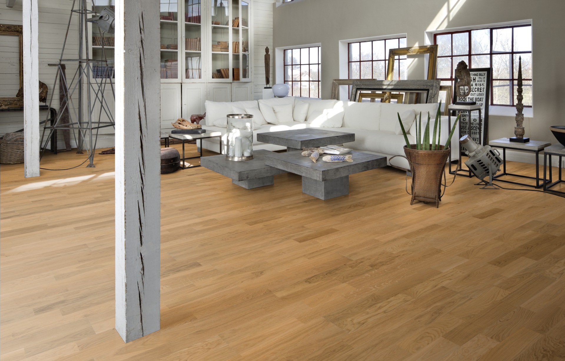 Паркетная доска Kahrs Европейская Дуб Верона Verona 152N38EK04KW240 Variation 2423×200×15 фото в интерьере