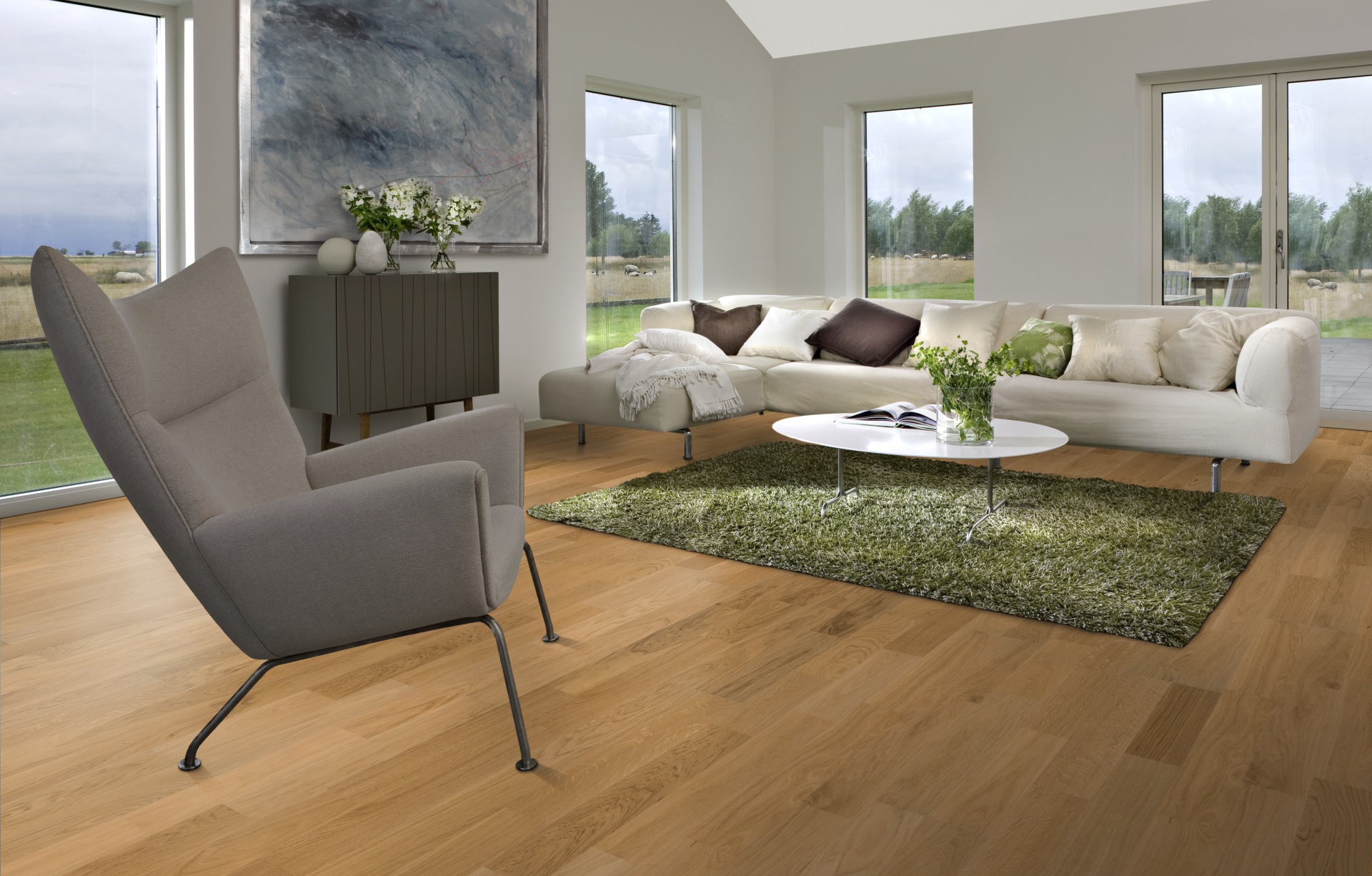 Паркетная доска Kahrs Европейская Дуб Верона Verona 152N38EK04KW240 Variation 2423×200×15 фото в интерьере