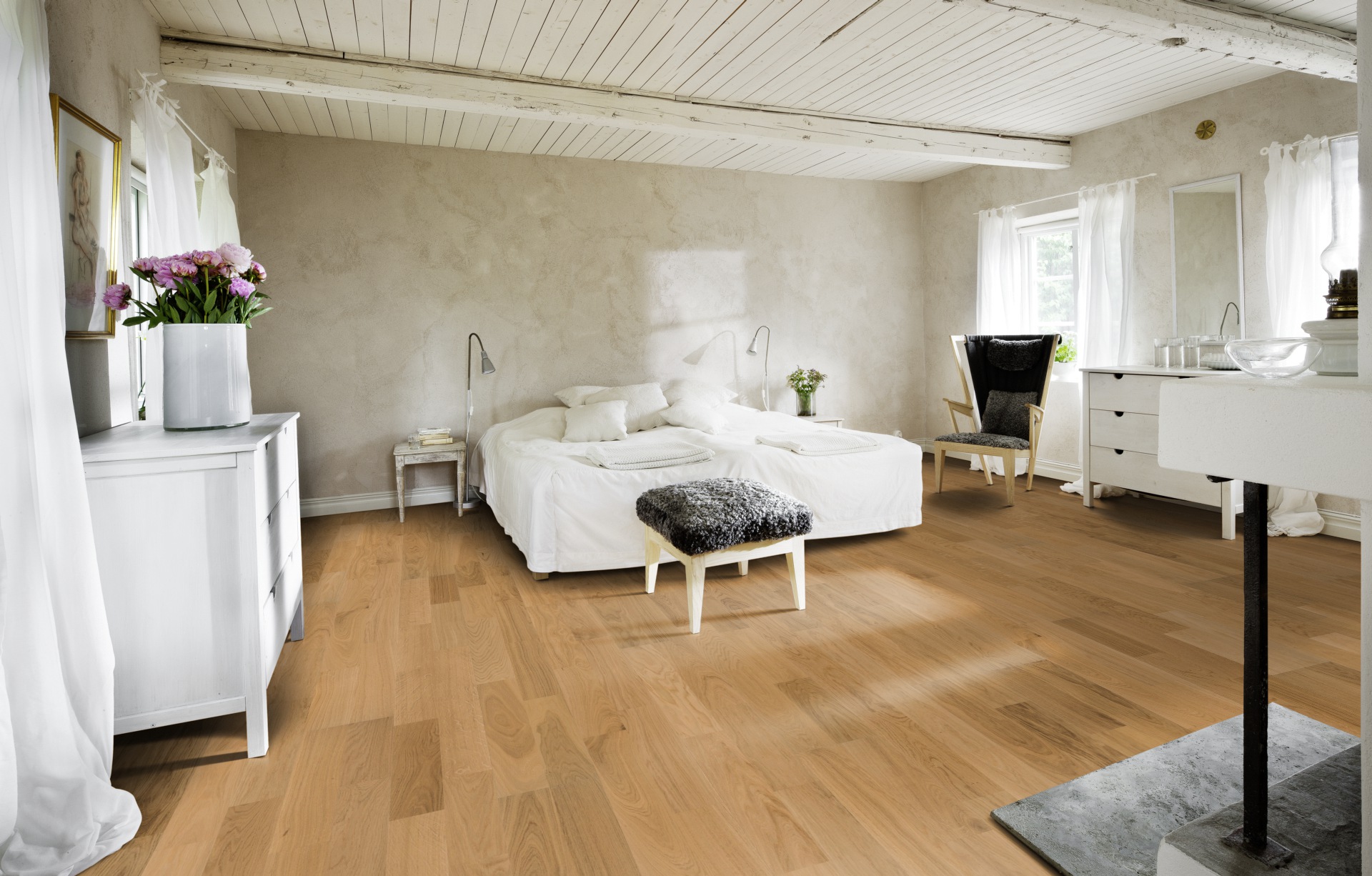 Паркетная доска Kahrs Европейская Дуб Верона Verona 152N38EK04KW240 Variation 2423×200×15 фото в интерьере