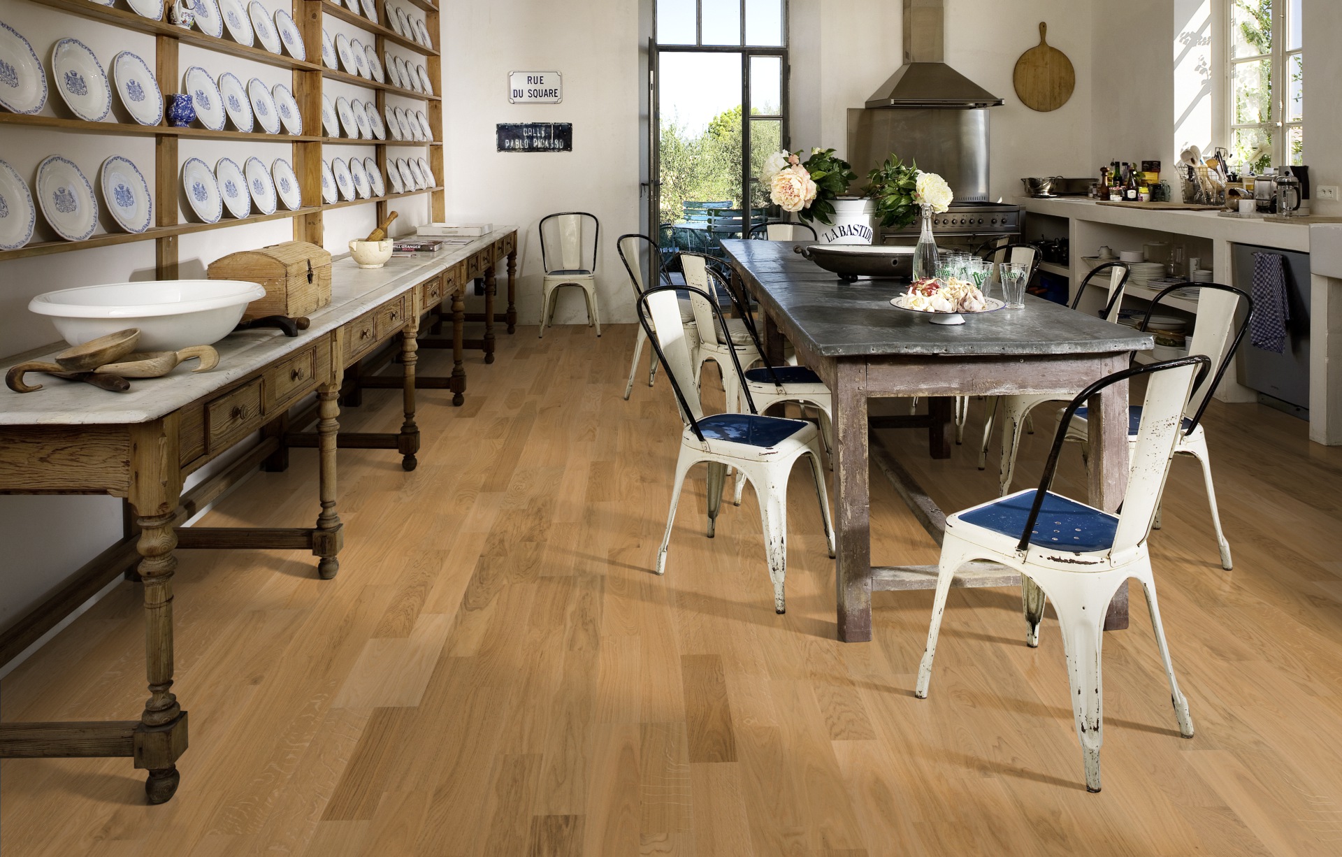 Паркетная доска Kahrs Европейская Дуб Верона Verona 152N38EK04KW240 Variation 2423×200×15 фото в интерьере