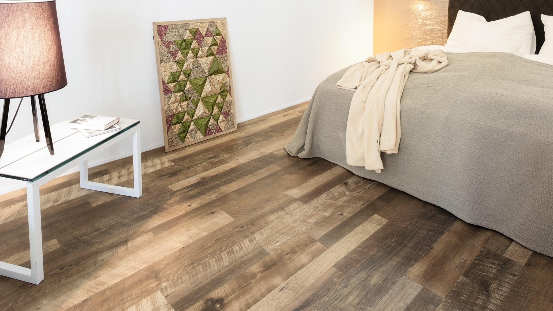 Паркетная доска Kaindl Дуб Херитейдж О370 LM 1383×159×8,5 фото в интерьере