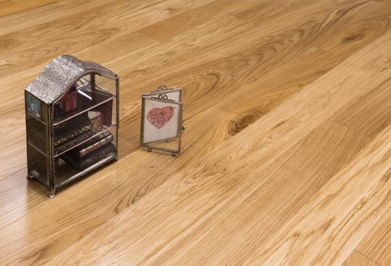 Паркетная доска Karelia Libra Дуб Story Elegant 10110746A0100111 Natur 2000×138×14 фото в интерьере