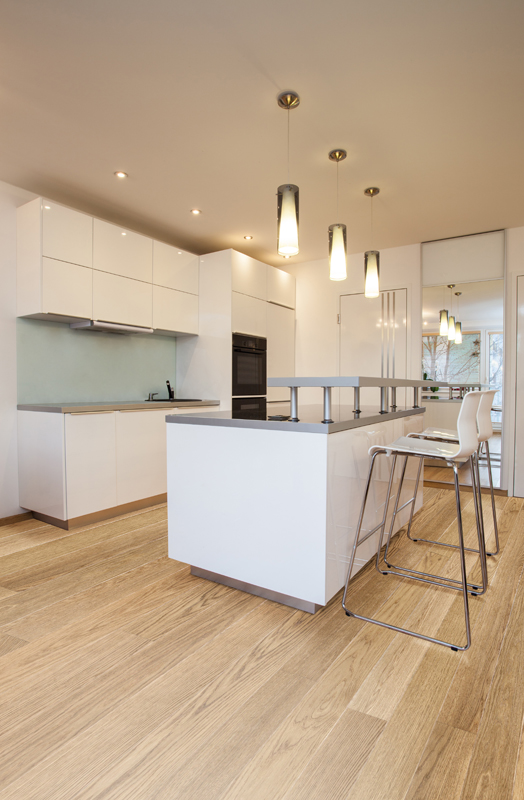 Паркетная доска Tarkett Rumba Дуб Саванна Премиум браш 1200×120×14 фото в интерьере