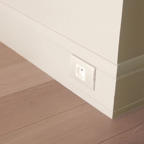 Плинтус под покраску Orac Decor Orac Axxent SX104 2000×148×17 фото в интерьере