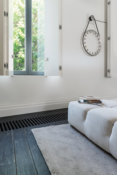 Плинтус под покраску Orac Decor Modern High Line SX181 2000×200×22 фото в интерьере