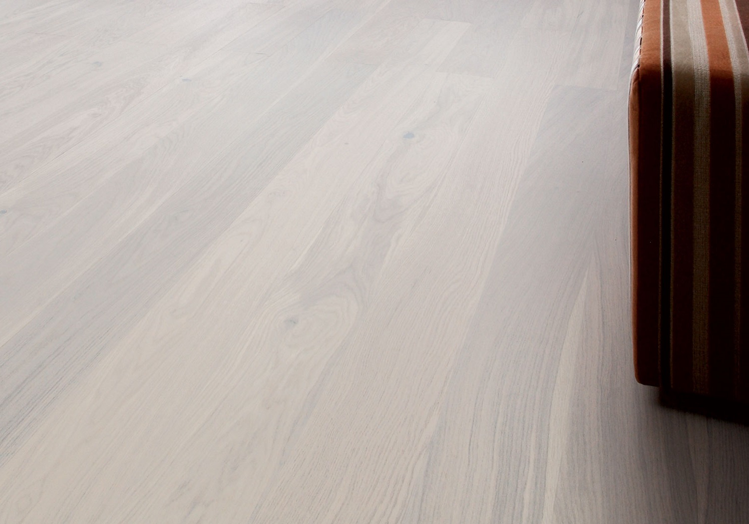 Паркетная доска Barlinek Pure дуб White Truffle Grande 2200×180×14 фото в интерьере