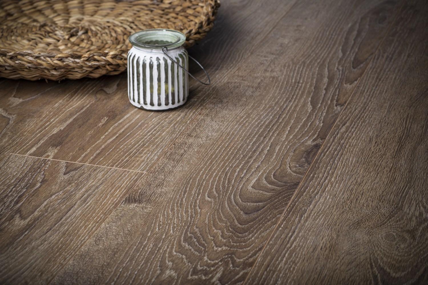 Ламинат Alsafloor Solid Medium Дуб Балеарский 622 1286×122×12 фото в интерьере Ламинат Alsafloor Solid Medium Дуб Балеарский 622 1286×122×12 фото в интерьере