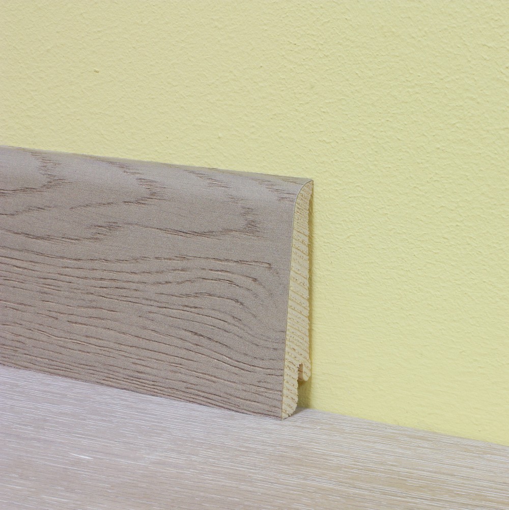 Плинтус деревянный Tarkett IDEO Дуб Модерн Серый 2400×80×20 фото в интерьере